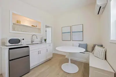 Image de Welcome to The Drift – Your Laid-Back Beach Escape in Cocoa Beach!