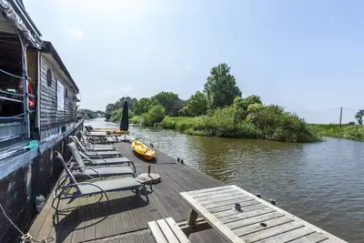 Image de Bateau à Merkem près du lac et Brooklands