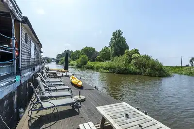 Image de Péniche à Merkem avec vue sur le lac