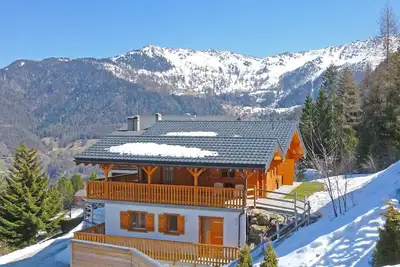 Image de Chalet dans les Alpes près du ski et sauna