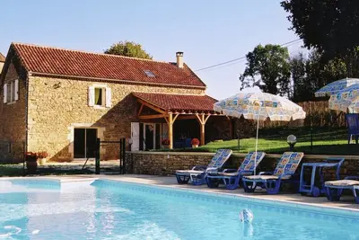 Image de Maison Ă Saint-Pompont avec Piscine