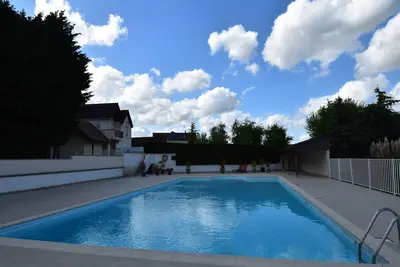 Image de Maison de vacances de charme avec piscine et étang