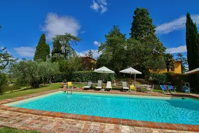 Image de Ferme à Todi avec piscine et théâtre