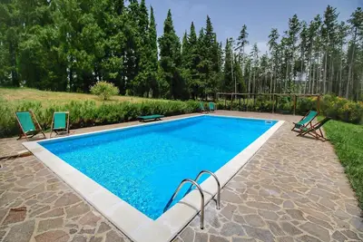 Chalet indépendant avec piscine