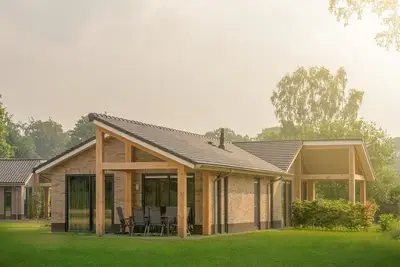 Image de Joli bungalow avec terrasse couverte