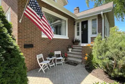 Image de Visit Chicago stay in quiet suburb. Tranquil 2-bedroom house in Lombard.