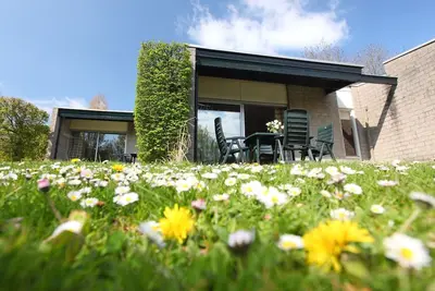 Image de Joli bungalow avec sauna, dans un parc de vacances, Ă 4 km. Valkenburg