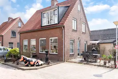 Image de Maison de vacances confortable à Elim avec un jardin meublé