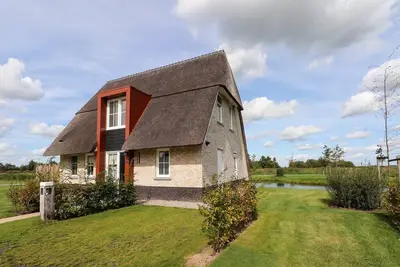 Image de Villa de luxe avec sauna et jacuzzi sur le Tjeukemeer