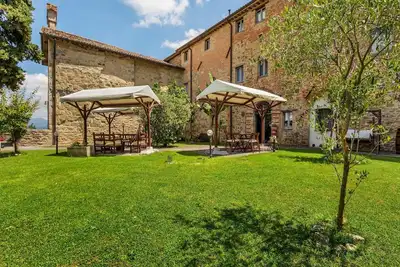 Image de Maison en Ombrie près d'un château Renaissance