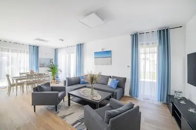 Image de Dom Marina - luxury oasis on the Baltic Sea, for 2-10 people, close to the beach, Ev & pets