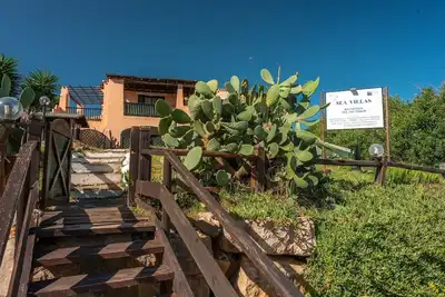 Image de Charming Small Villa V4 Sleeps 4 (No Pool)