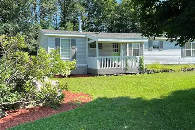 Image de Cozy 3-bedroom house in charming Skowhegan with Ac, WiFi. Quiet neighborhood.