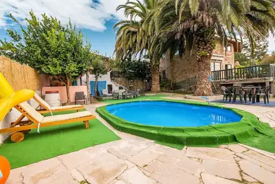 Image de Maison de vacances א Saint-Jacques-de-Compostelle avec piscine