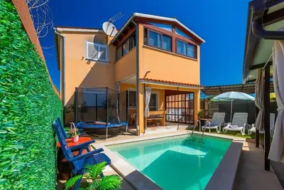 Image de Appartement de vacances Fažana pour 1 - 9 personnes avec 3 chambres à coucher - Appartement de vacan