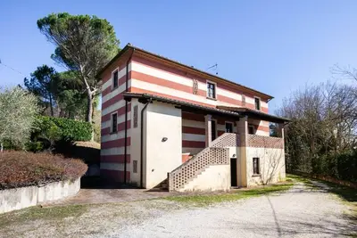 Image de Elégante maison de vacances avec piscine