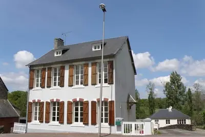 Image de Maison de vacances א Hambye avec Terrasse