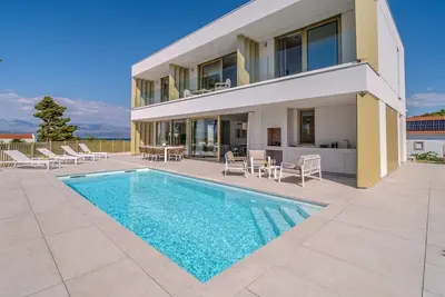 Image de Luxury Seaside Villa Sutivan Lemon Tree A-Pool, Seaview