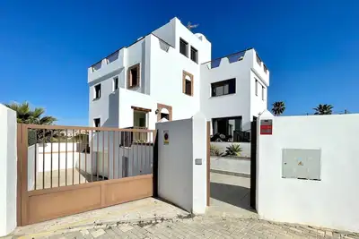 Image de Villa avec piscine privée près de la plage