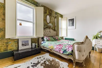 Image de Oneonesevenns stylish family home close to beaches and excellent transport links