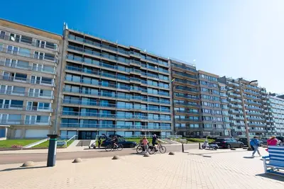 Image de Studio en Bord de Mer près du Tram