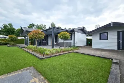 Image de Belle maison de vacances avec jardin pour 4 à 7 p