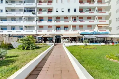 Image de Front Beach Quarteira Ground Floor Girassol Studio