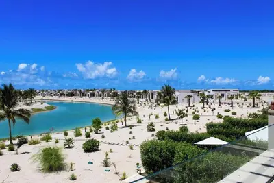 Image de Stylish Lagoon View Escape with Balcony