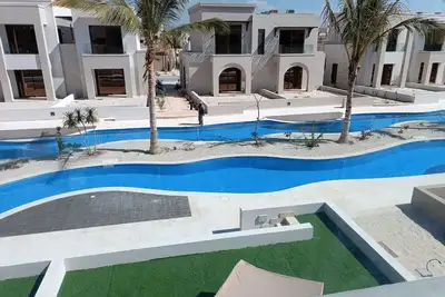 Image de Elegant Studio with Pool Views