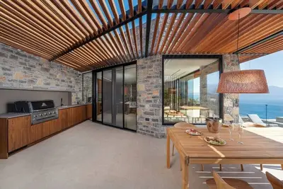Image de Hellen - MiraView Villas & Residences
