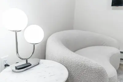 Image de Cozy 2br Getaway Easy Nyc Commute - Walk to Train