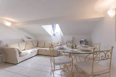 Image de Le Nid des Suisses – Appartement cosy à Cannes