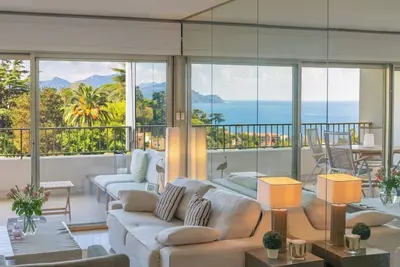 Image de Évasion en Riviera – Vue mer, piscine & tennis