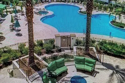 Image de Ultra luxury 2 bedroom condo at the Cays.