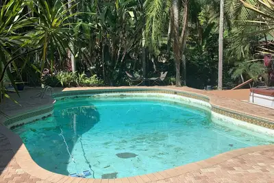 Image de Waterfront Urban Paradise w/heated pool and hot tub, in the center of Tampa