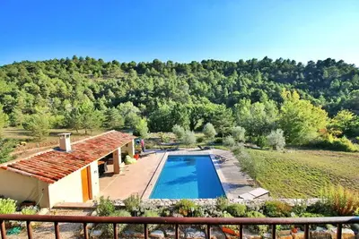 Image de La Caracole :Villa Provençale avec Piscine Chauffée, Tennis, Nature à Perte de Vue