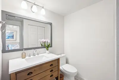 Clearwater Beach Oasis 2 Blocks to White Sand Beach