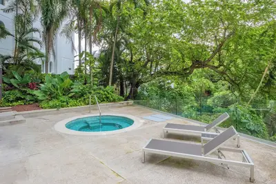 Image de Luxury Condo with Incredible Views! Steps from the Romantic Zone!