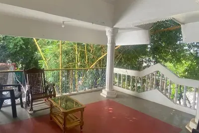 Charming 4-bedroom villa with Ac and WiFi in enchanting Bommayapalayam Peaceful,