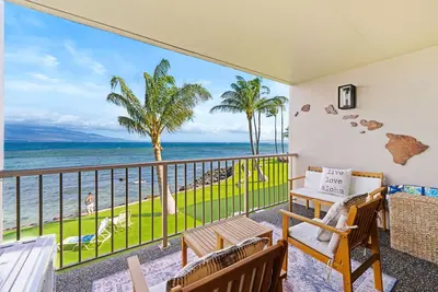 Image de Oceanfront Maalaea Harbor Two Bedroom Condo within walking distance to beach
