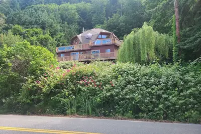 Image de The Sweet Suite at The Dolls' Dome-ane on historic Chuckanut Drive