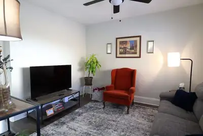 Image de Cozy 2-bedroom house with Ac, WiFi, Free Parking in Pittsburgh