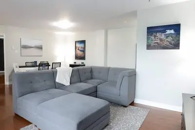 Image de Executive 2 bedroom, I bathroom, City Centre condo