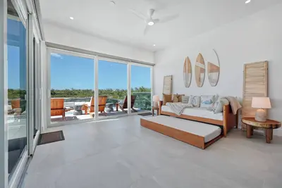 Image de Designers Dream Marina's Beach House