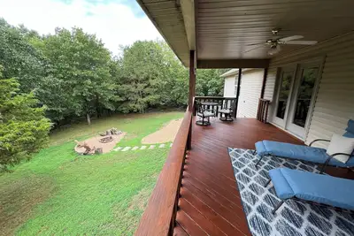 Image de Bike In/Out! Firepit! Dogs Ok! Close to trails. Surrounded by nature and trees!