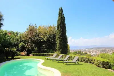 Image de Villa avec vue mer, piscine et jardin – Le Cannet, à 3 km de Cannes