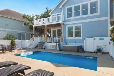 1807 Mare Sea * Trolley to Beach