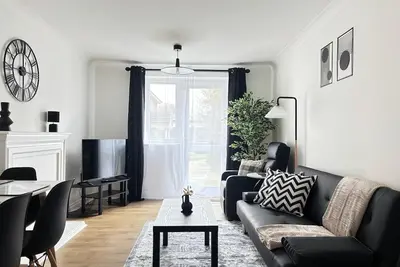Image de 2br/2ba • 2 King Beds • Parking • Home Away Home