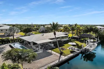 Image de A Serene Florida Escape in Big Pine Key 3 bed 2 bath house, pool, dock, sleep 8