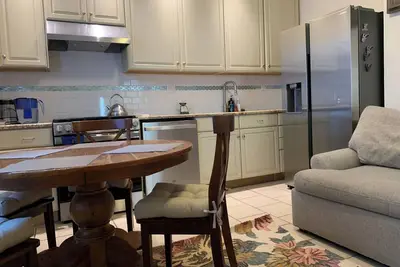 Image de Spacious 2-bdr by Ny Harbor, Free 25min ferry to Manhattan